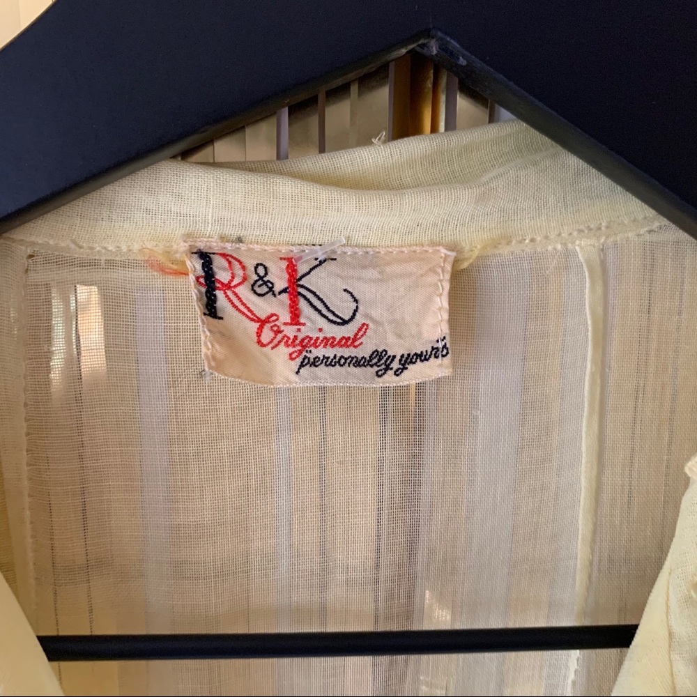 SOLD Vintage | 50’s Pale Yellow Fit and Flare - Picture 4 of 11